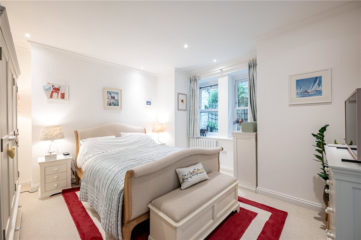 2 bedroom flat, Upper Oldfield Park, Bath BA2 - Sold