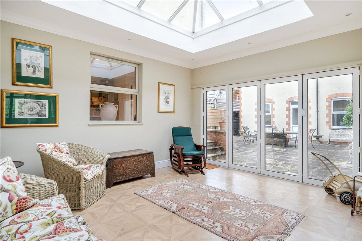 8 bedroom house, Rock Road, Wick BS30 - Available