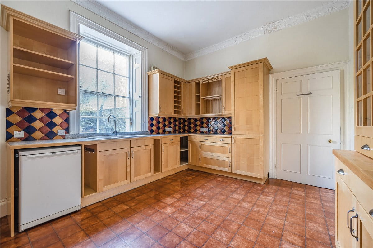 2 bedroom maisonette, St. James's Square, Bath BA1 - Sold STC