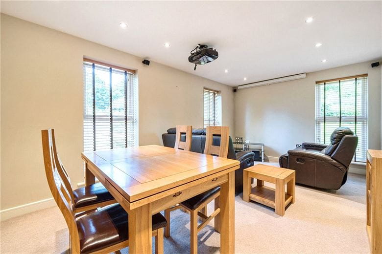 2 bedroom house, Rennie Close, Bath BA2 - Available