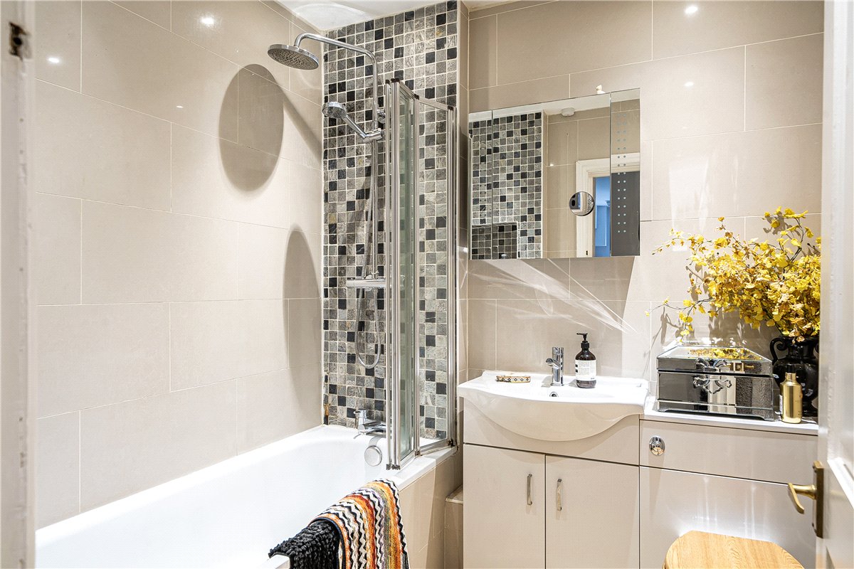 2 bedroom flat, Sydney Place, Bath BA2 - Available