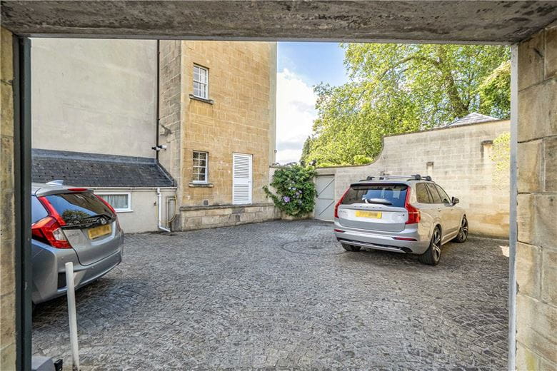 5 bedroom house, Queens Parade, Bath BA1 - Available