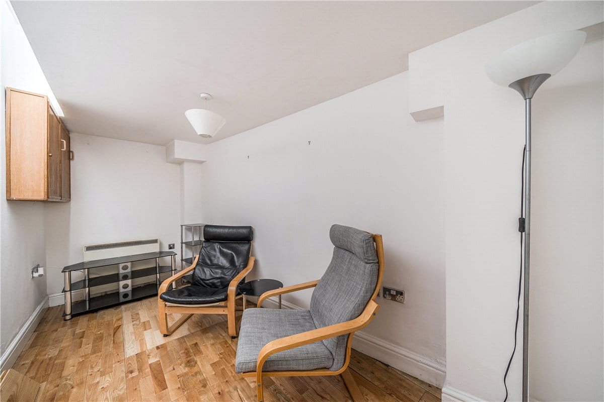 2 bedroom maisonette, Vineyards, Bath BA1 - Available