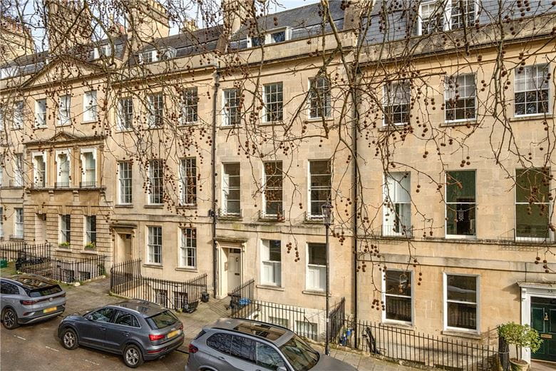 5 bedroom house, St. James's Square, Bath BA1 - Available