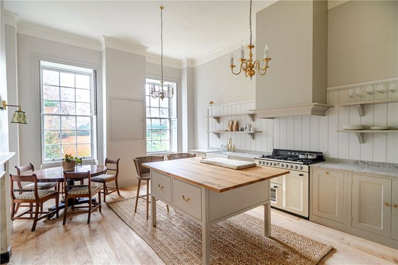 2 bedroom maisonette, Marlborough Buildings, Bath BA1 - Available