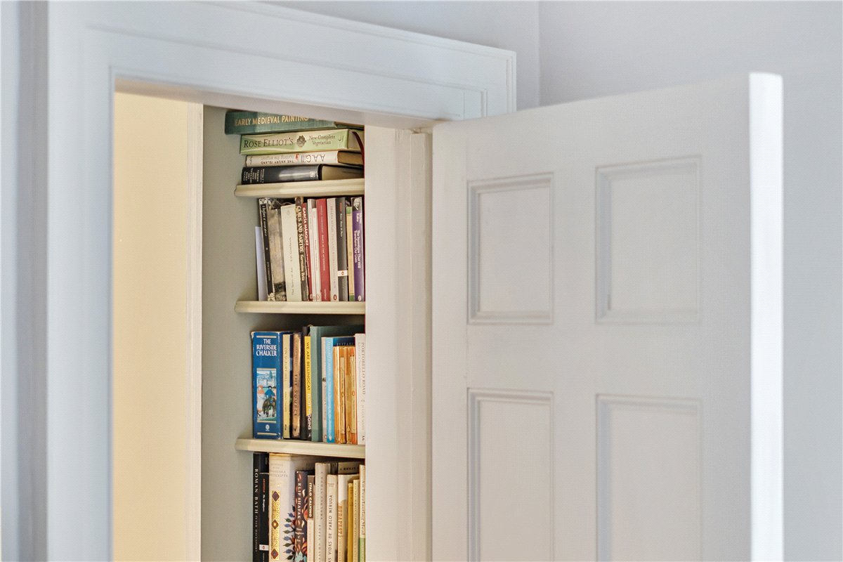 1 bedroom flat, Harington Place, Bath BA1 - Available