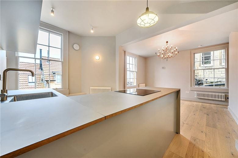 3 bedroom maisonette, Walcot Street, Bath BA1 - Available