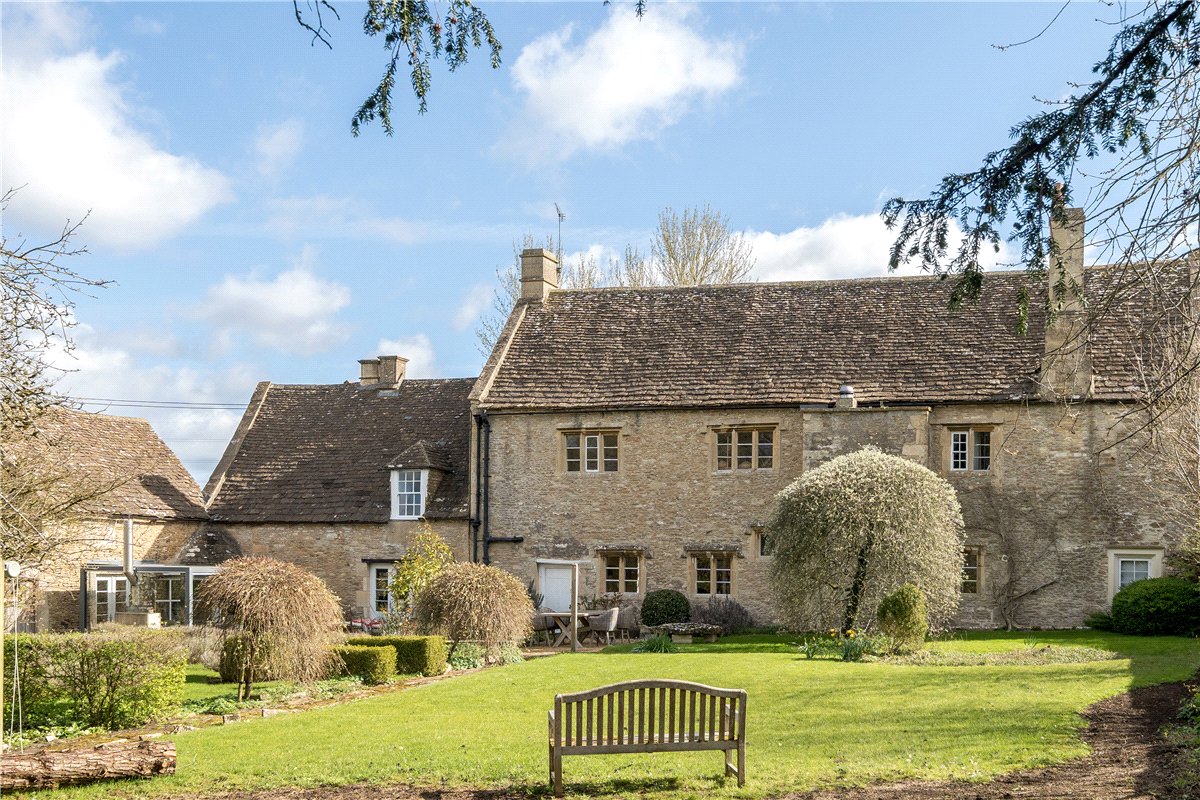 7 bedroom house, Neston, Corsham SN13 - Available
