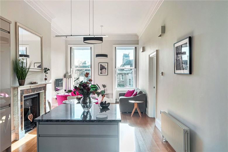 2 bedroom flat, Brunswick Place, Bath BA1 - Available