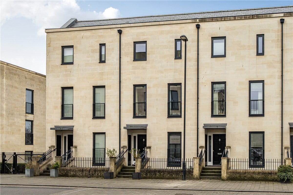 4 bedroom house, Stothert Avenue, Bath BA2 - Available