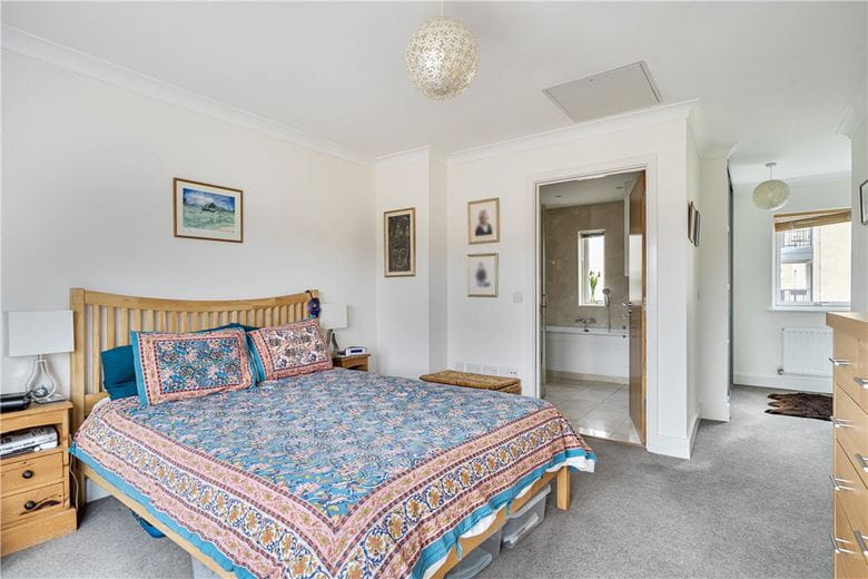 4 bedroom house, Stothert Avenue, Bath BA2 - Available