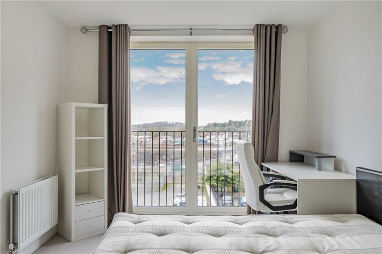 2 bedroom flat, Midland Road, Bath BA2 - Available