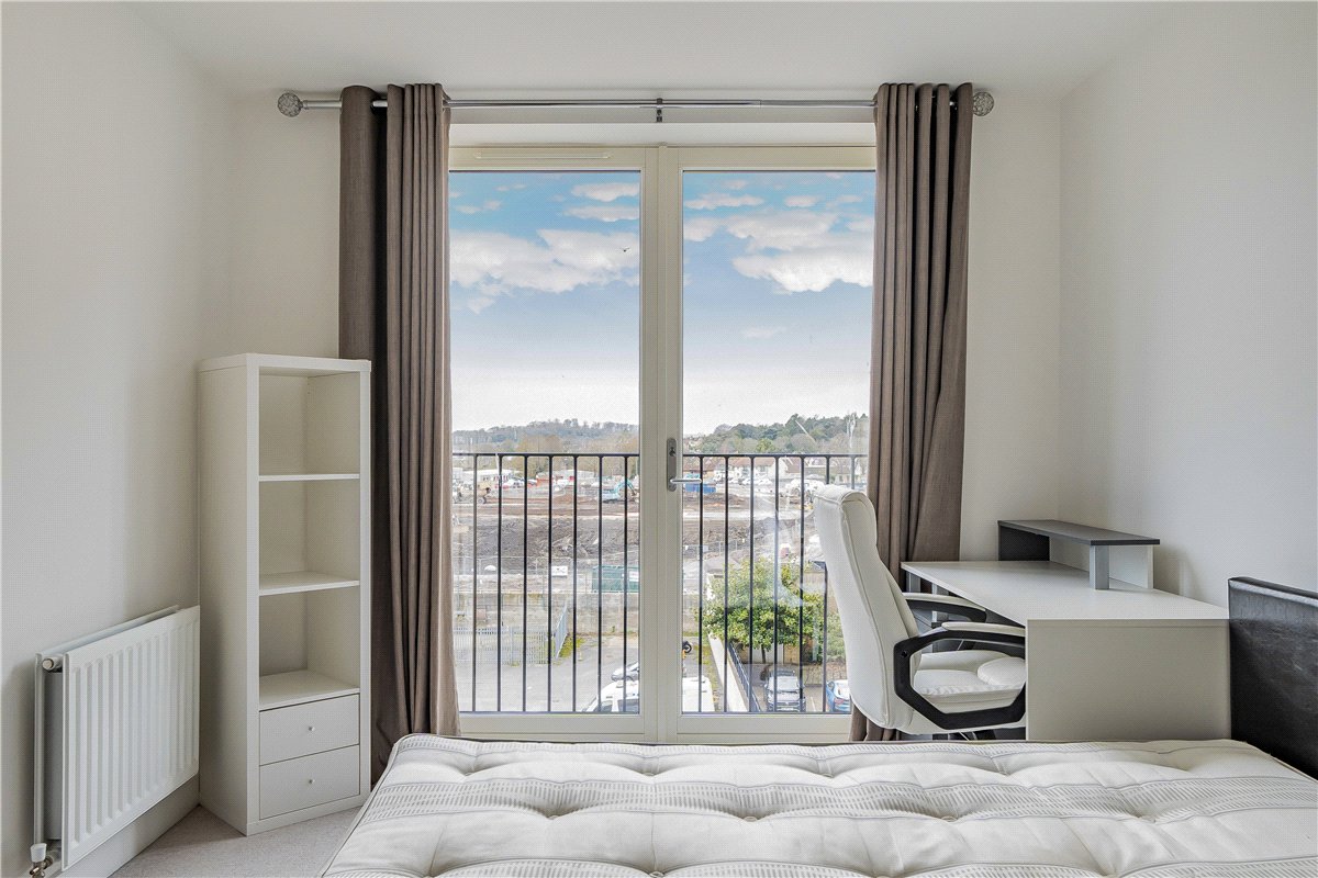 2 bedroom flat, Midland Road, Bath BA2 - Available