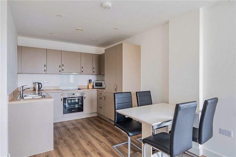 2 bedroom flat, Midland Road, Bath BA2 - Available