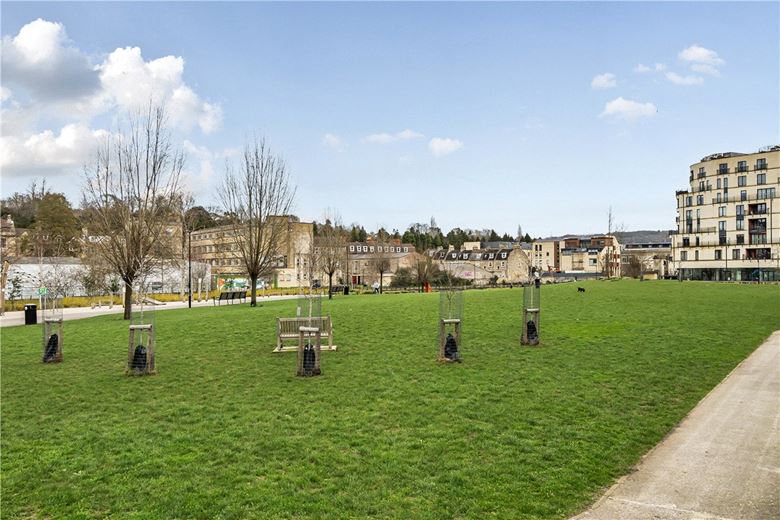 2 bedroom flat, Midland Road, Bath BA2 - Available