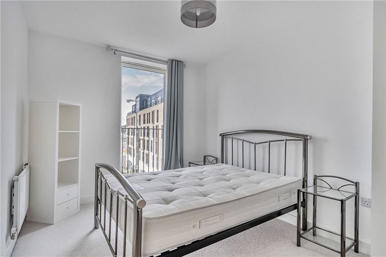 2 bedroom flat, Midland Road, Bath BA2 - Available