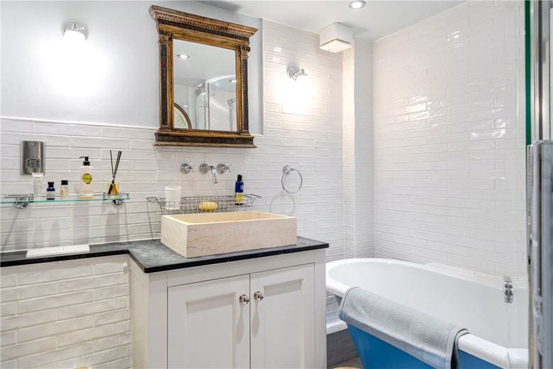 3 bedroom maisonette, Queens Parade, Bath BA1 - Available