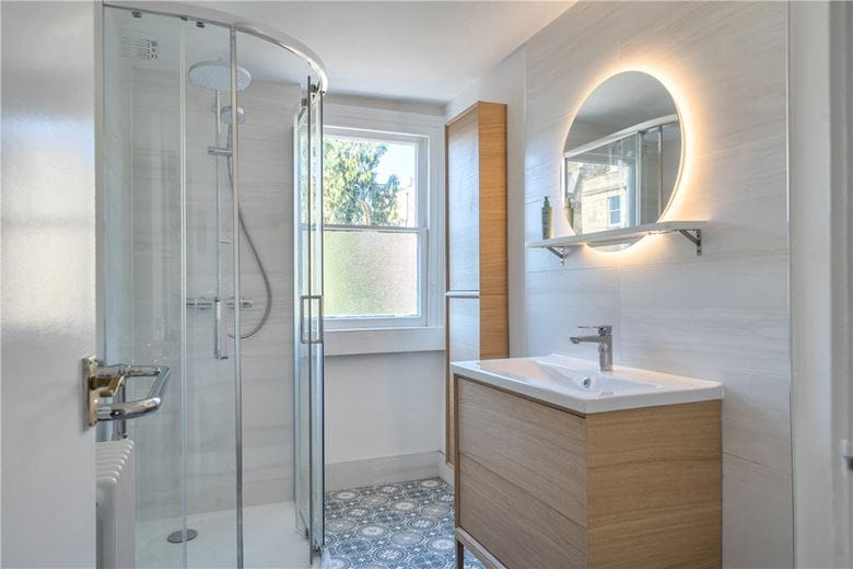 2 bedroom maisonette, Chapel Row, Bath BA1 - Available