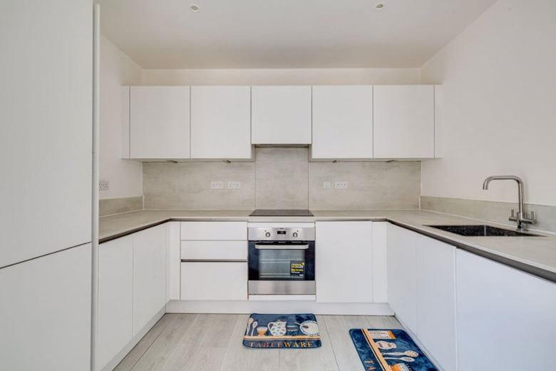 2 bedroom flat, Unity Lane, Hounslow TW3 - Available