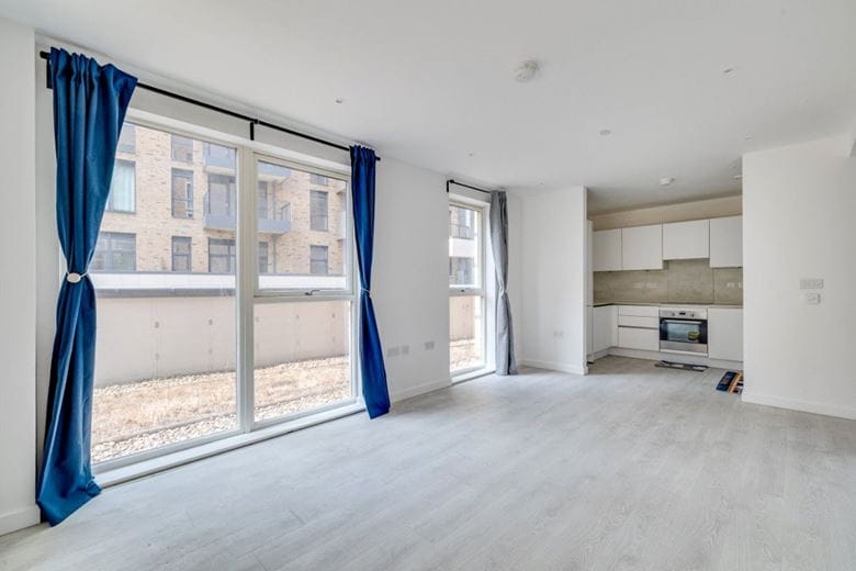 2 bedroom flat, Unity Lane, Hounslow TW3 - Available