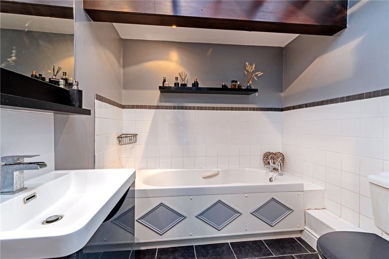 5 bedroom house, Comberton Road, Barton CB23 - Available