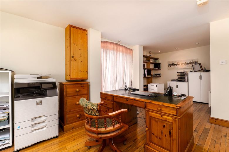 5 bedroom house, Comberton Road, Barton CB23 - Available