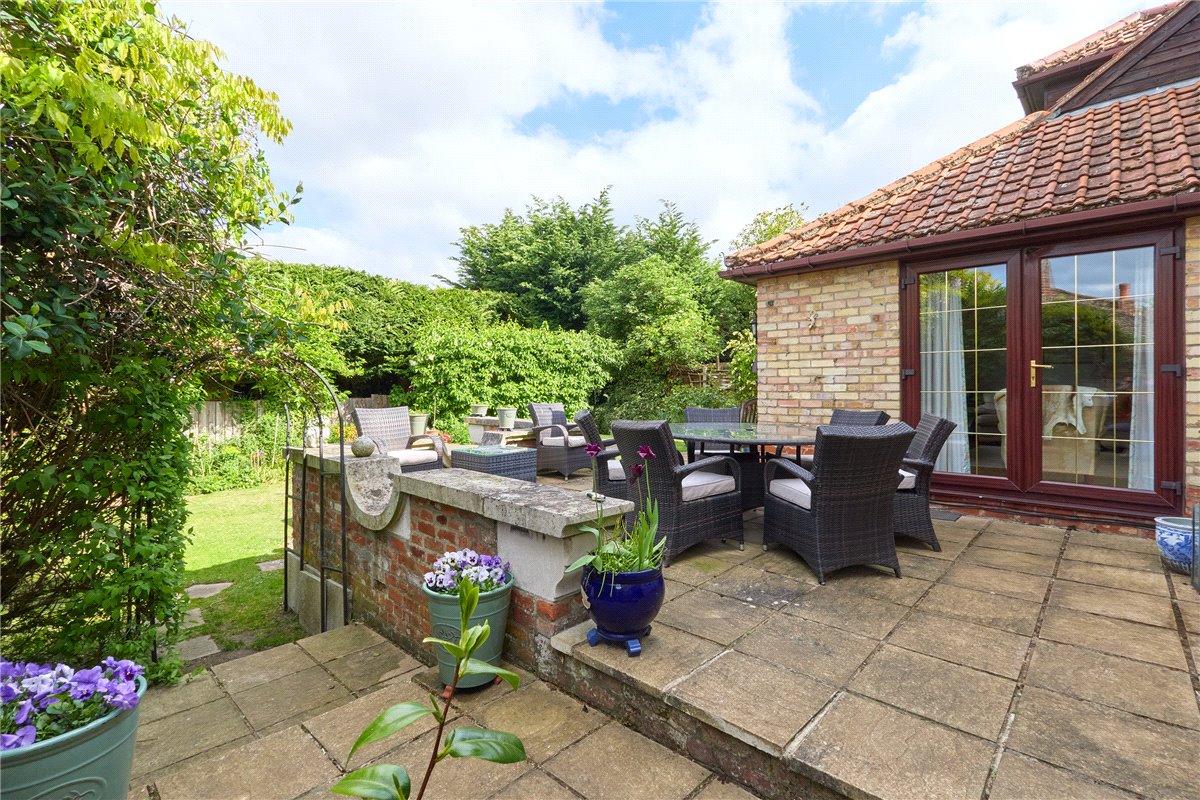 6 bedroom house, Warrington Street, Newmarket CB8 - Available