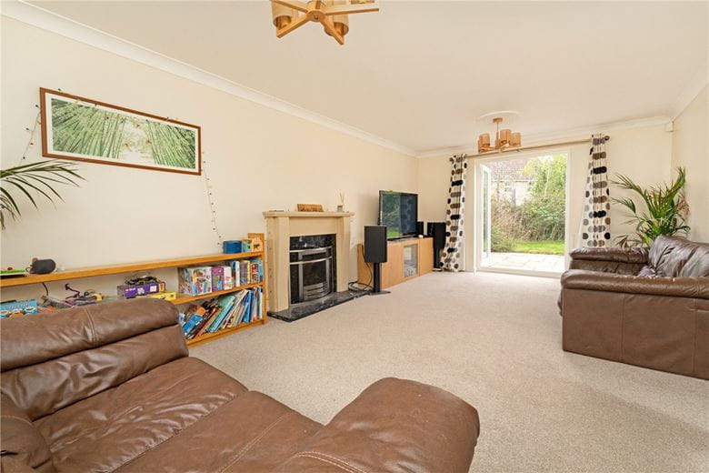 4 bedroom house, Damms Pastures, Highfields CB23 - Available