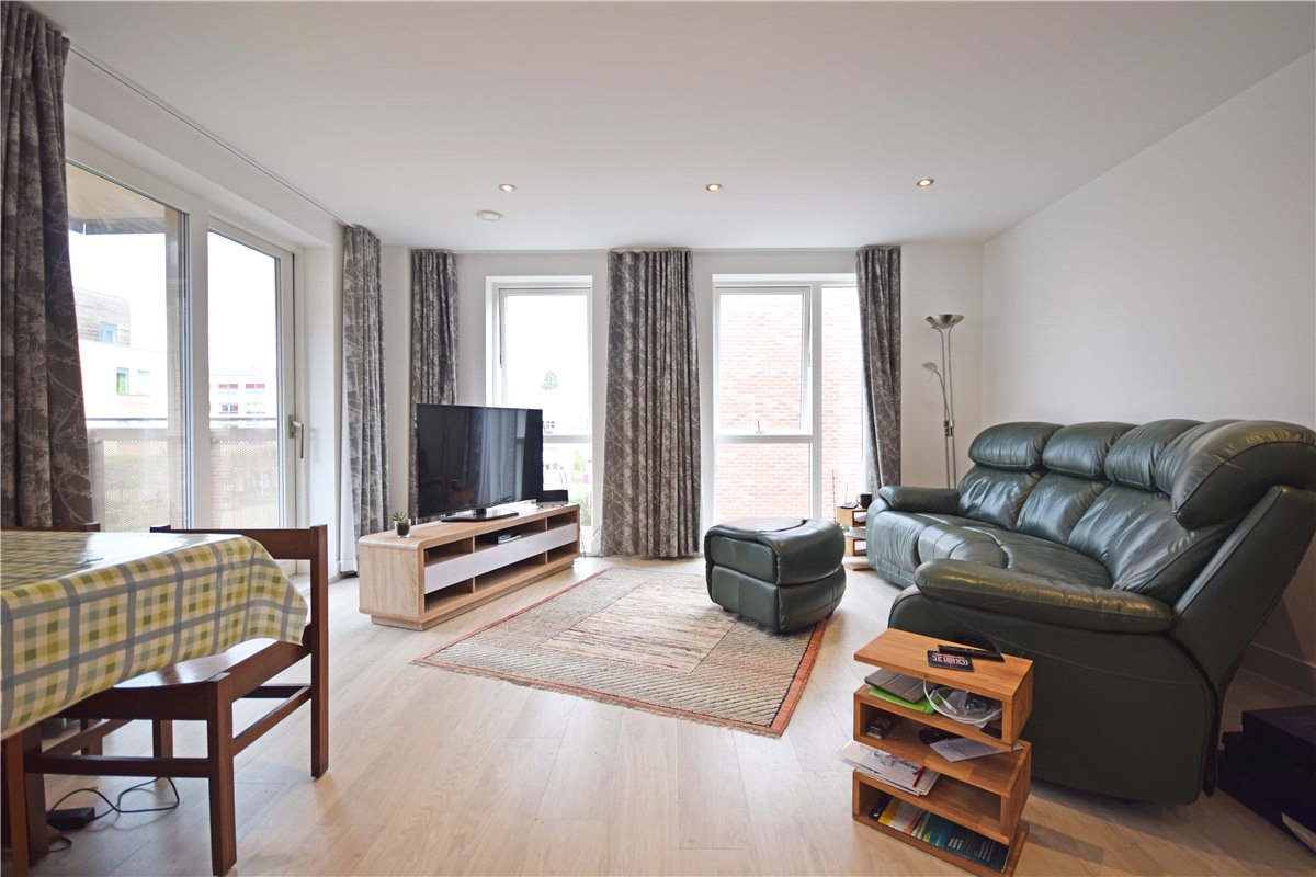 3 bedroom flat, Harrison Drive, Cambridge CB2 - Sold
