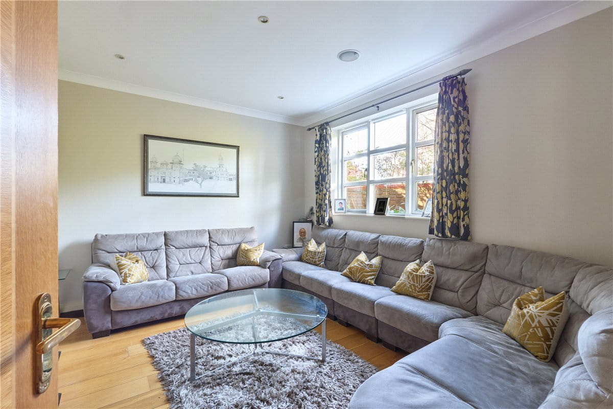 4 bedroom house, Mill Reef, Newmarket CB8 - Available