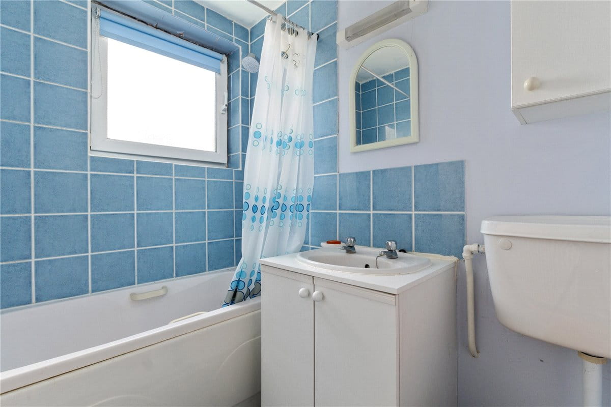 3 bedroom flat, Sherlock Close, Cambridge CB3 - Sold STC