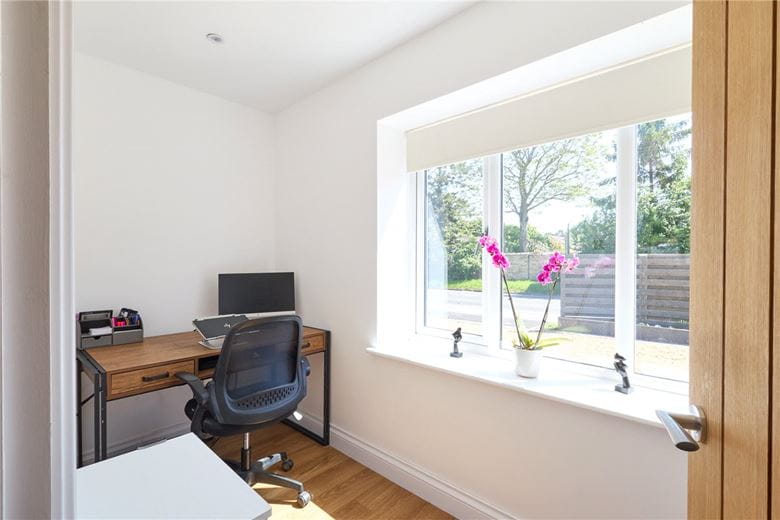 4 bedroom house, Newmarket Road, Kennett CB8 - Sold