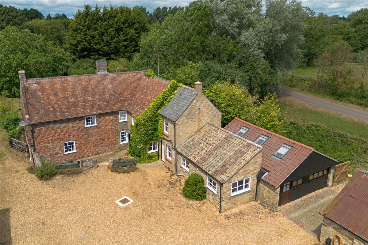 4 bedroom house, Hilton Road, Fenstanton PE28 - Available