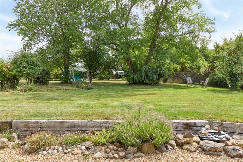 4 bedroom house, Ermine Street, Caxton CB23 - Available