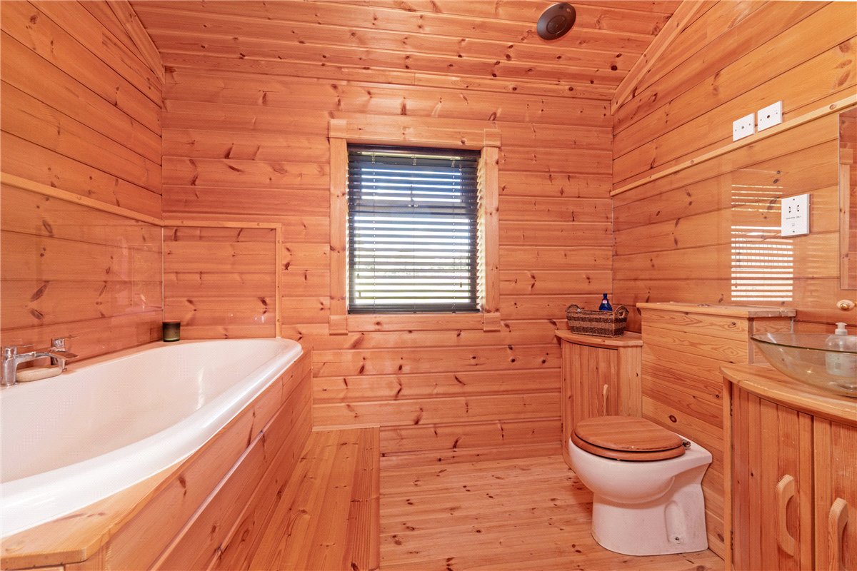 3 bedroom house, Station Road, Tilbrook PE28 - Available