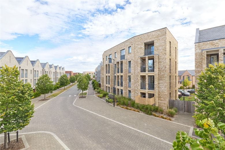 2 bedroom flat, Osprey Drive, Trumpington CB2 - Available