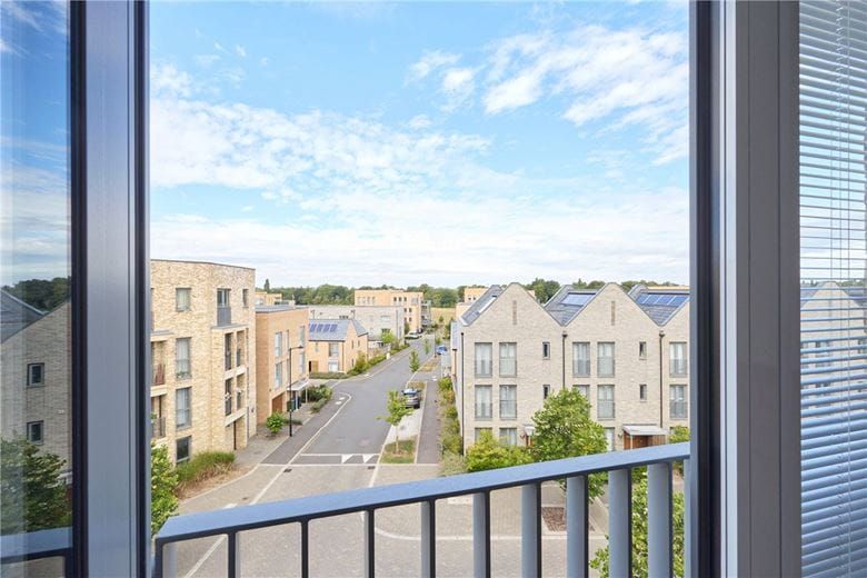 2 bedroom flat, Osprey Drive, Trumpington CB2 - Available