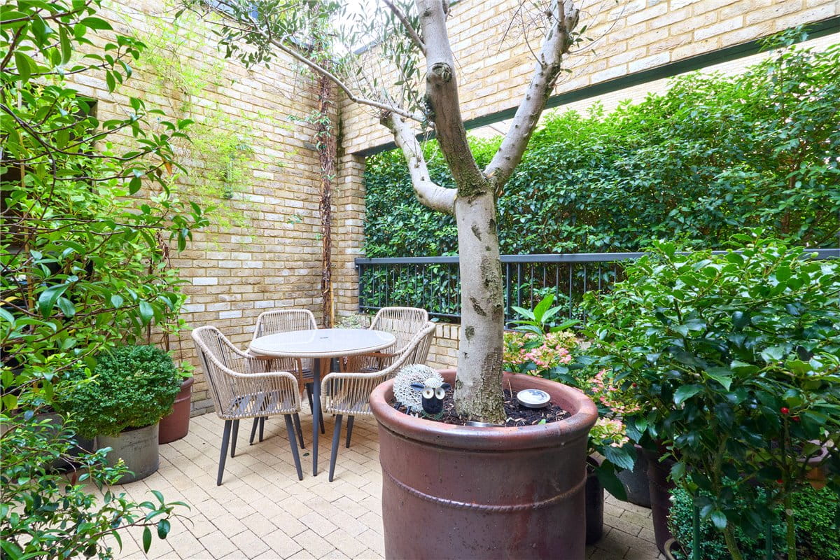 3 bedroom house, Windmill Drive, Trumpington CB2 - Available