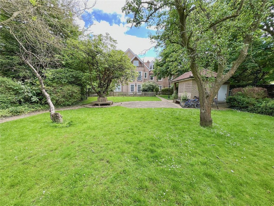 2 bedroom flat, Glebe Road, Cambridge CB1 - Available