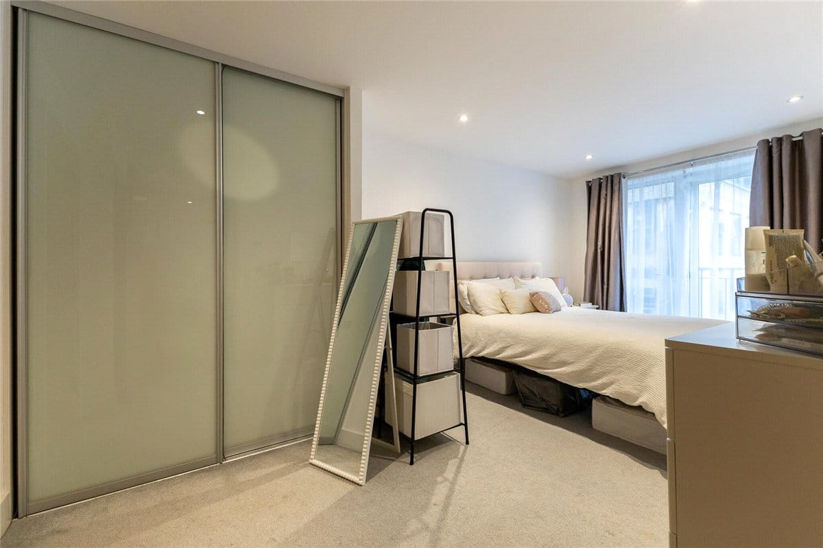 2 bedroom flat, Keynes House, Kingsley Walk CB5 - Available