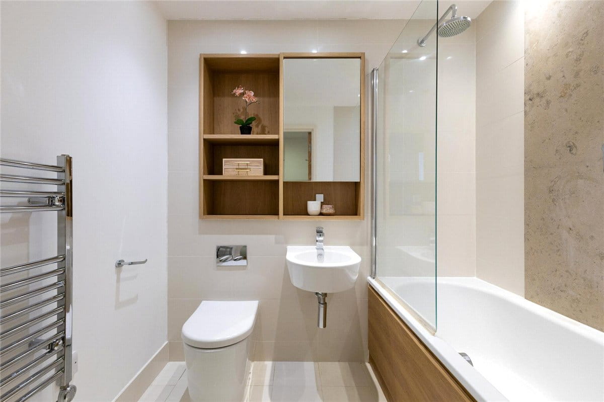 2 bedroom flat, Keynes House, Kingsley Walk CB5 - Available