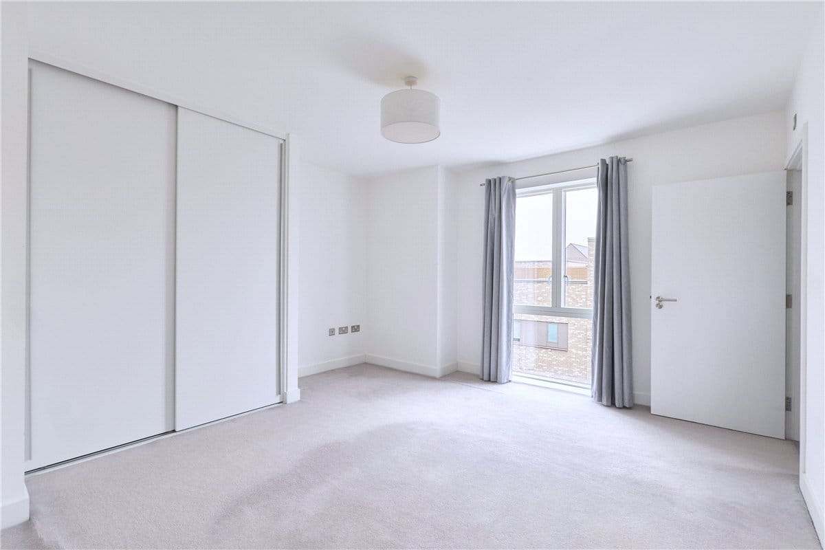 2 bedroom flat, Knightly Avenue, Cambridge CB2 - Available