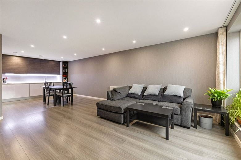 2 bedroom flat, Hills Road, Cambridge CB2 - Available