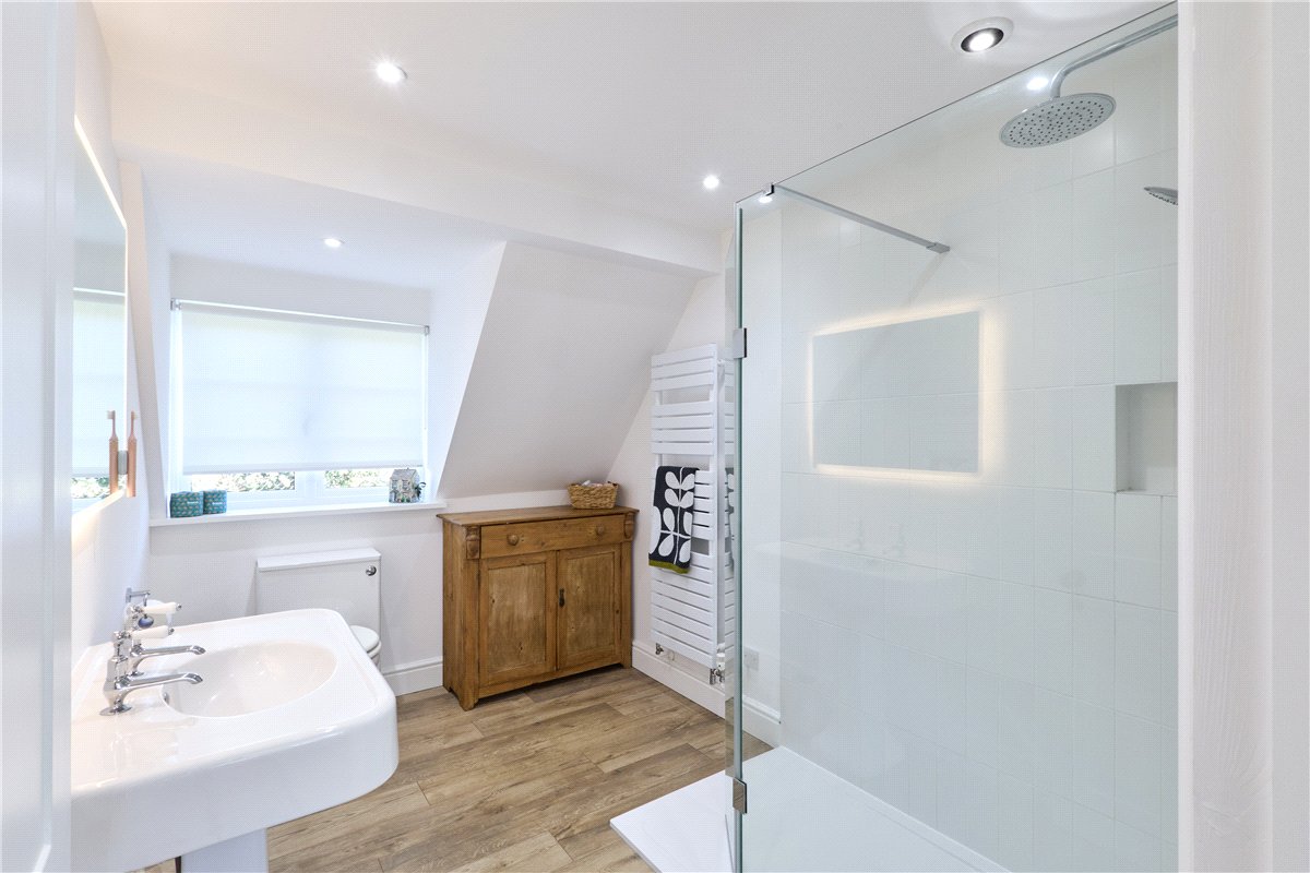 4 bedroom house, Cambridge Road, Oakington CB24 - Available