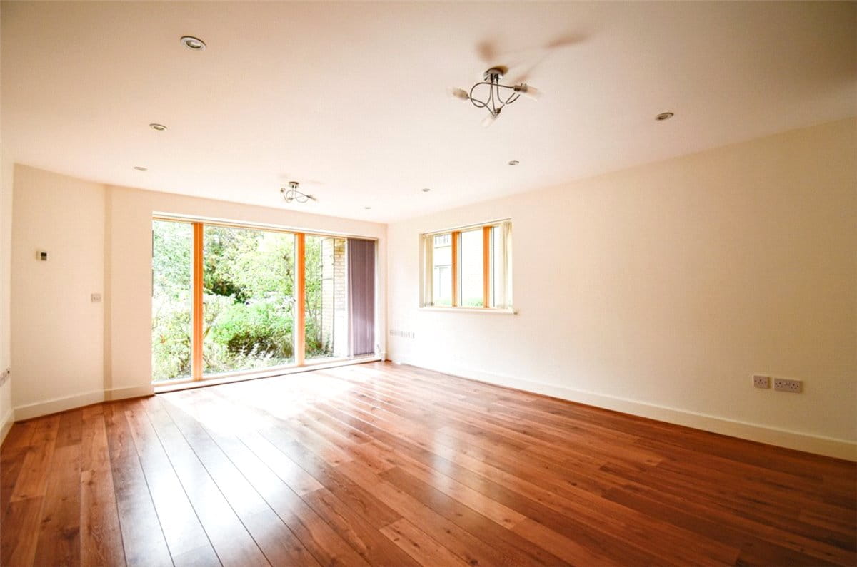 3 bedroom flat, Wessex Court, 21 Queen Ediths Way CB1 - Available