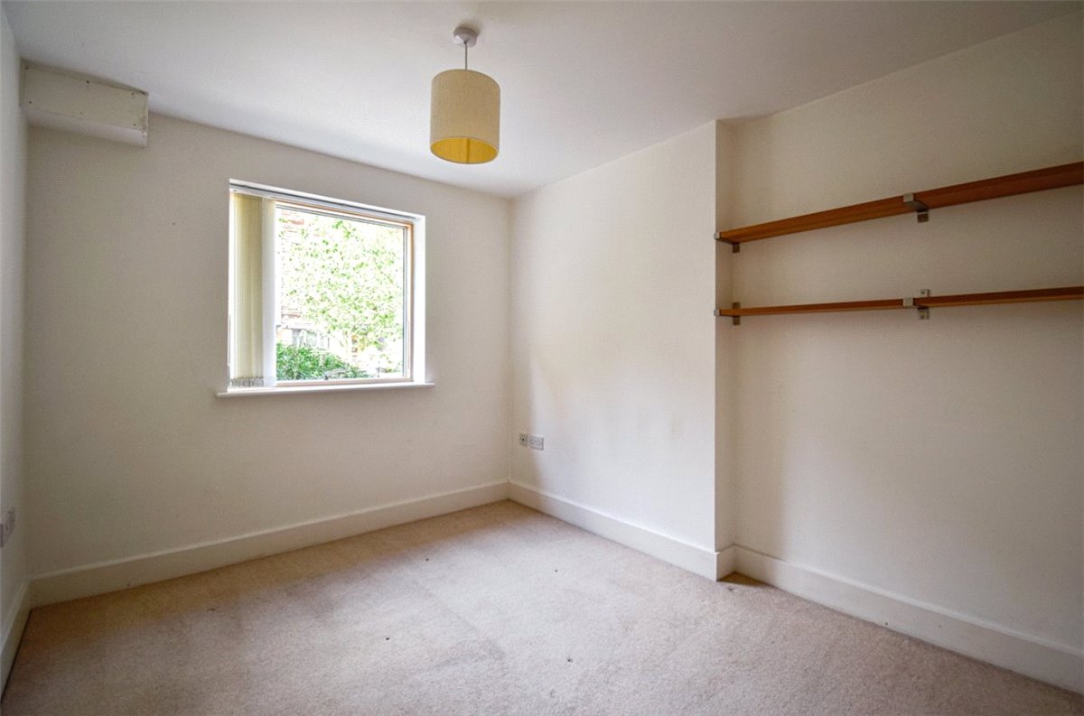 3 bedroom flat, Wessex Court, 21 Queen Ediths Way CB1 - Available