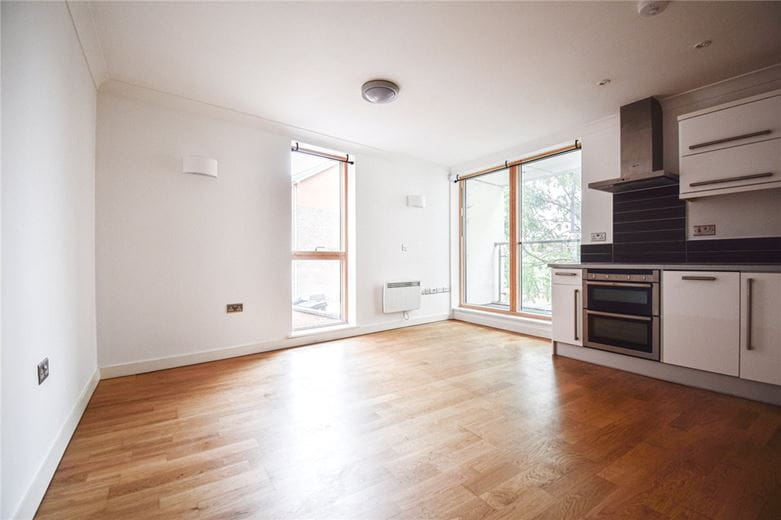 1 bedroom flat, Byron House, Wellington Street CB1
