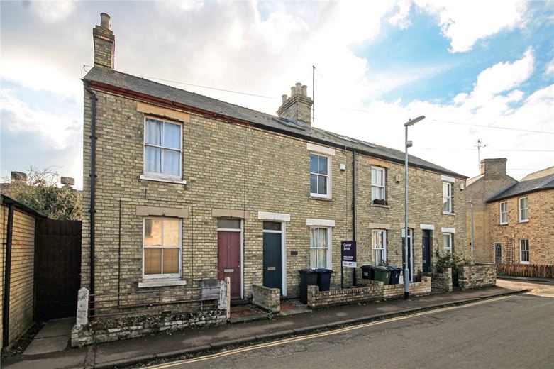 3 bedroom house, Canterbury Street, Cambridge CB4