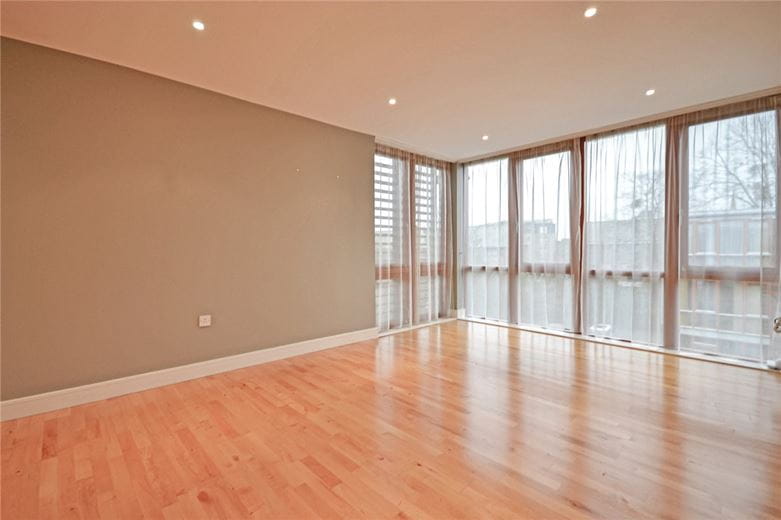 2 bedroom flat, Meadowcroft, Lynfield Lane CB4