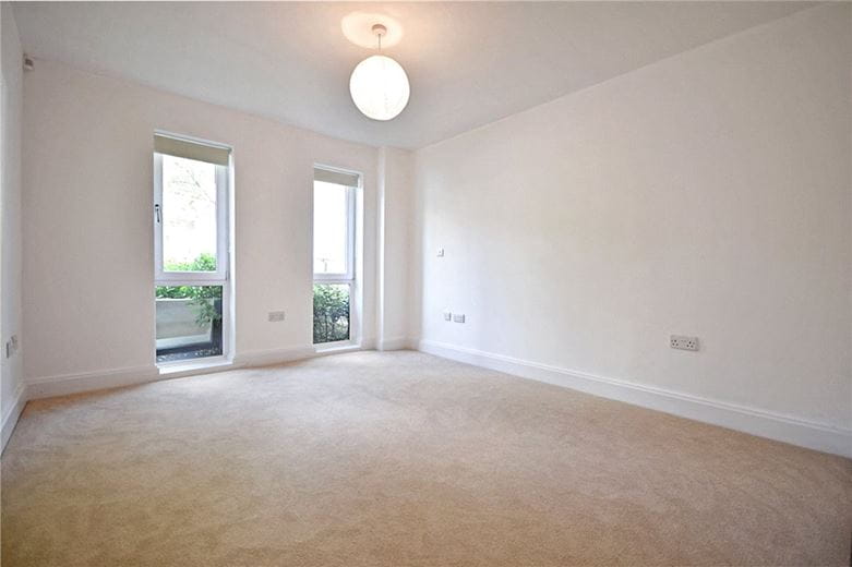 2 bedroom flat, Scholars Walk, Cambridge CB4